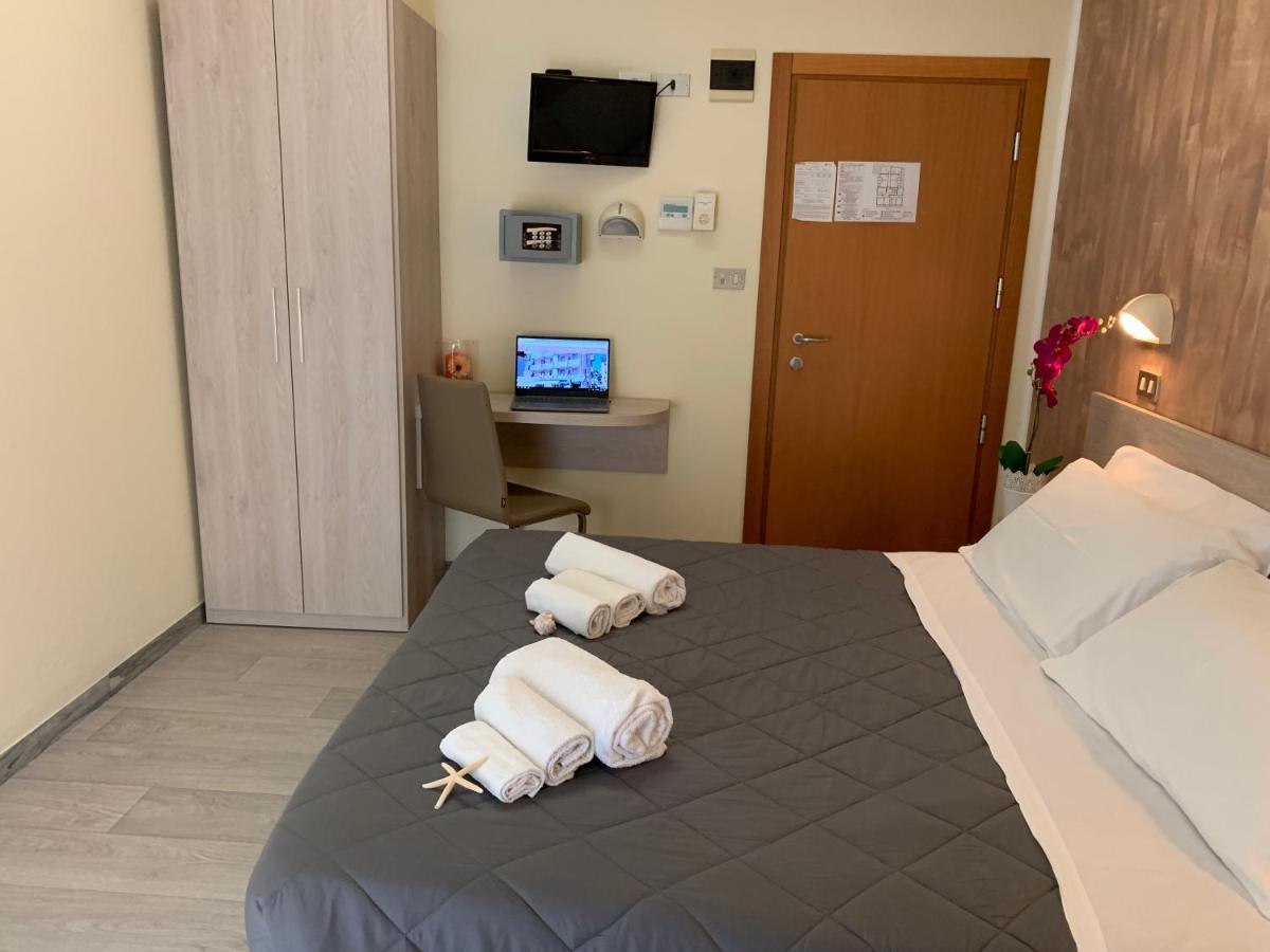 Hotel Palma Benessere Rimini Exterior photo